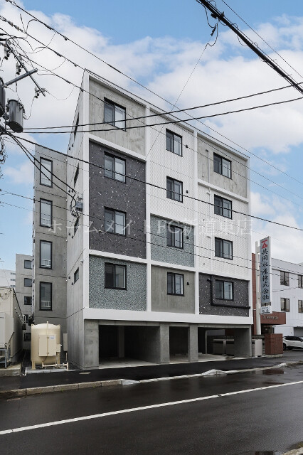 9891069/建物外観