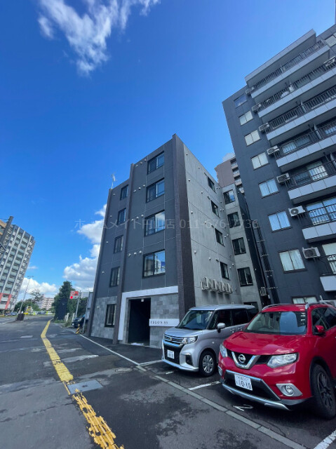 8334040/外観1