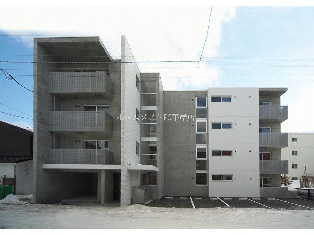 8136869/建物外観