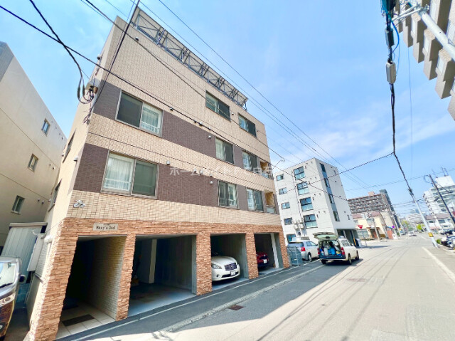 8101152/建物外観