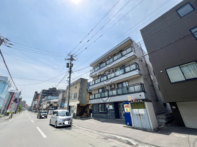 8753110/建物外観