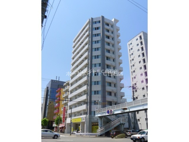8755412/建物外観