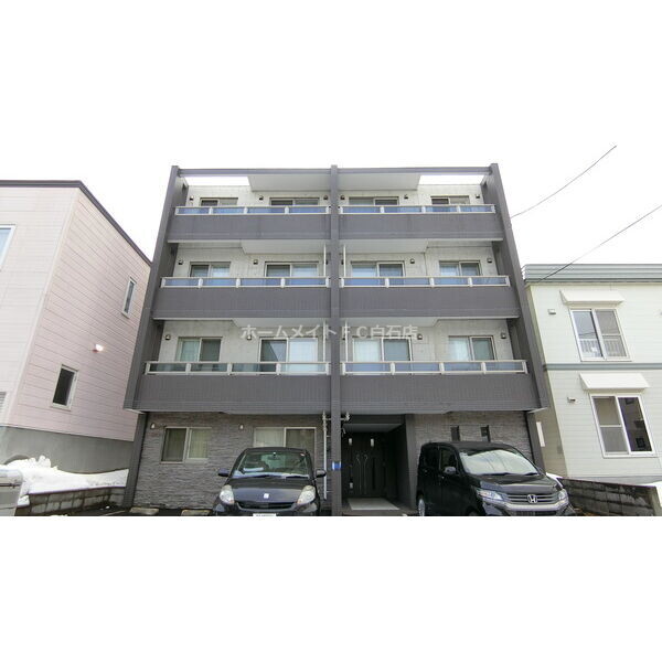9243010/建物外観