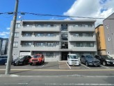 重厚感のあるしっかりとした鉄筋コンクリートの建物♪